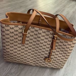 Michael Kors Jet Set Travel